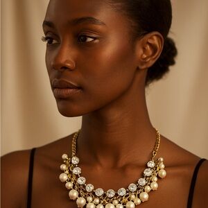 Elegant Gold and Pearl Statement Necklace